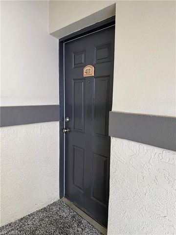 3421 Winkler AVE 411, Fort Myers, FL 33916