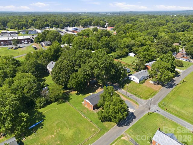 1300 Montgomery Avenue, Albemarle, NC 28001