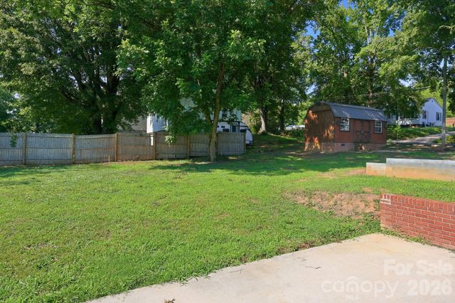 1300 Montgomery Avenue, Albemarle, NC 28001