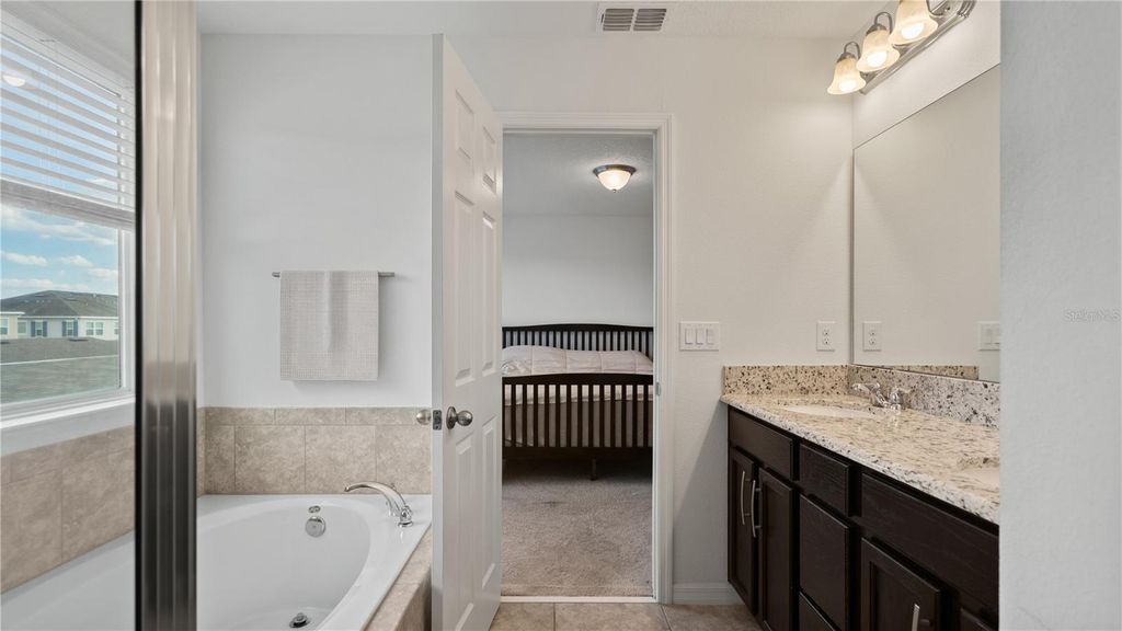 Image 36 of property listing at 8113 RED STOPPER LANE, Winter Garden, FL 34787