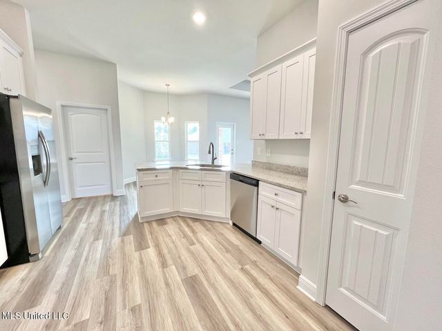 6211 Saphire Lane, Biloxi, MS 39532
