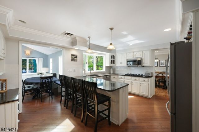 19 Eton Pl, Bernards Twp., NJ 07920