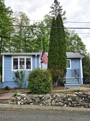 22 Mountainside Rd, West Milford Twp., NJ 07480