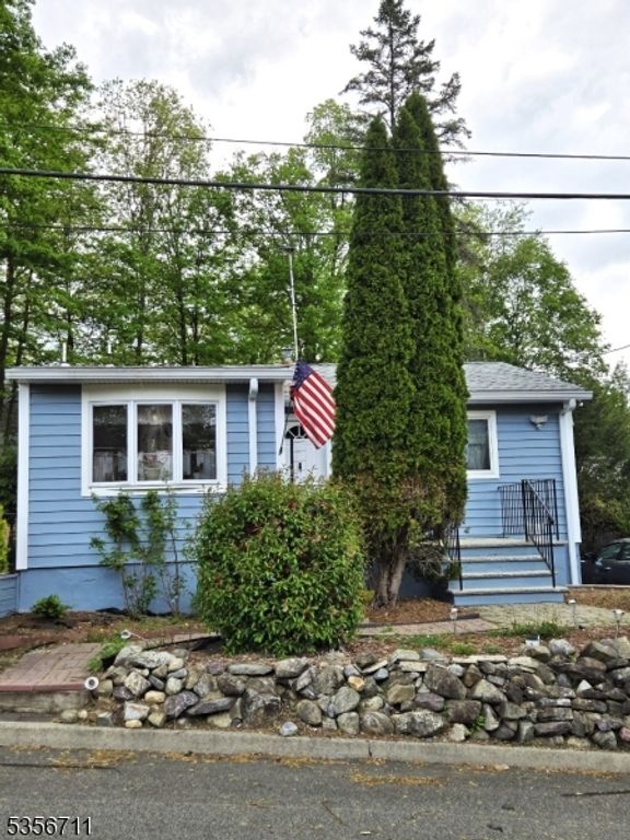 22 Mountainside Rd, West Milford Twp., NJ 07480