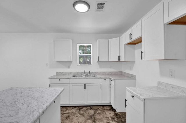 3896 E CHRISTINE GDNS, Memphis, TN 38118