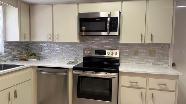 2193 CORK OAK STREET E, Sarasota, FL 34232