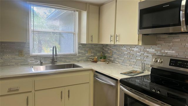 2193 CORK OAK STREET E, Sarasota, FL 34232
