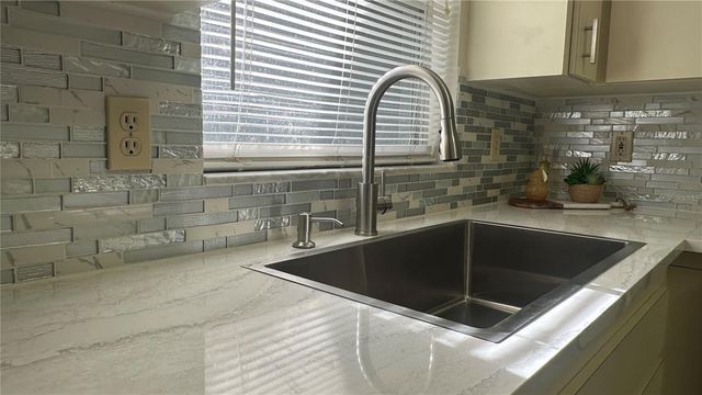 2193 CORK OAK STREET E, Sarasota, FL 34232