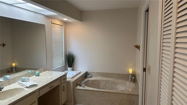 2193 CORK OAK STREET E, Sarasota, FL 34232