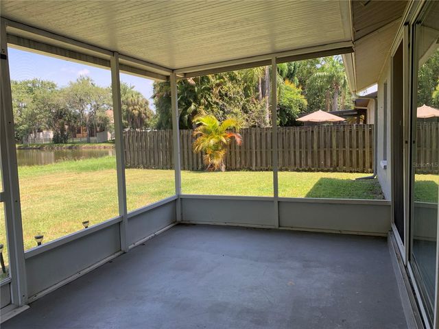 2193 CORK OAK STREET E, Sarasota, FL 34232