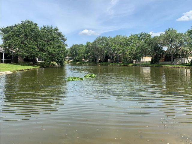 2193 CORK OAK STREET E, Sarasota, FL 34232