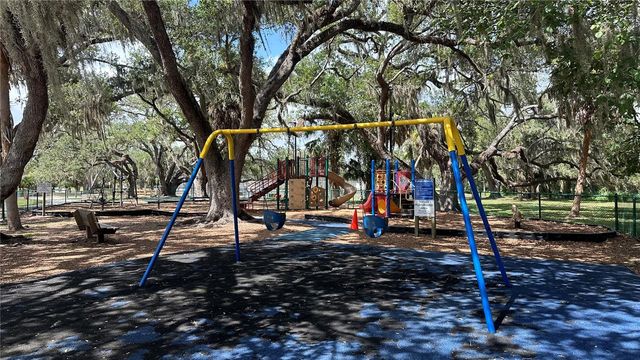 2193 CORK OAK STREET E, Sarasota, FL 34232