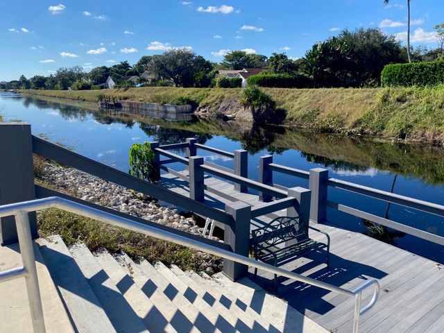 2340 SW 22nd Ave 303, Delray Beach, FL 33445