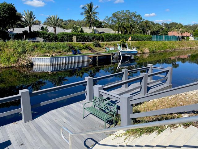 2340 SW 22nd Ave 303, Delray Beach, FL 33445