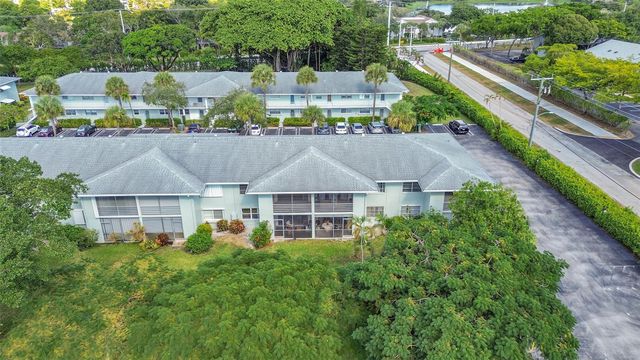 2340 SW 22nd Ave 303, Delray Beach, FL 33445