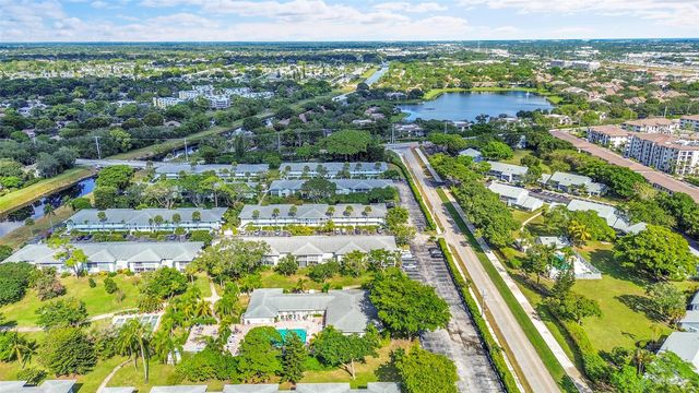 2340 SW 22nd Ave 303, Delray Beach, FL 33445