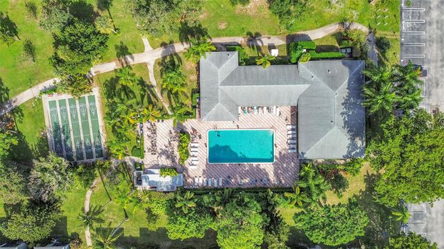 2340 SW 22nd Ave 303, Delray Beach, FL 33445