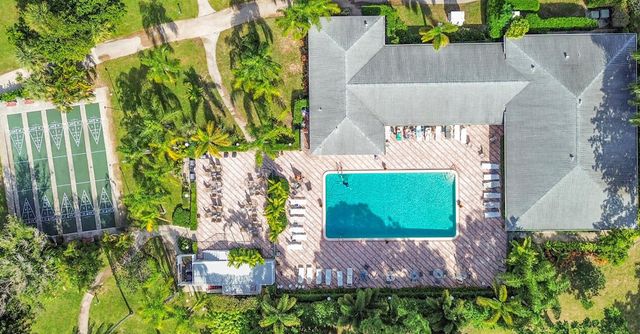 2340 SW 22nd Ave 303, Delray Beach, FL 33445