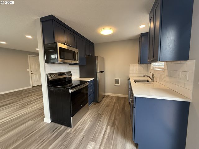 9330 Se GRANT St, Portland, OR 97216