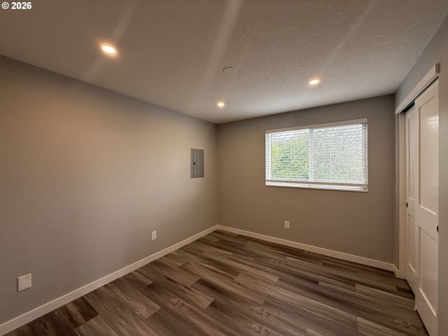 9330 Se GRANT St, Portland, OR 97216