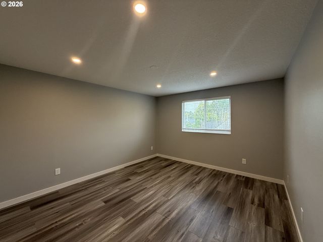 9330 Se GRANT St, Portland, OR 97216