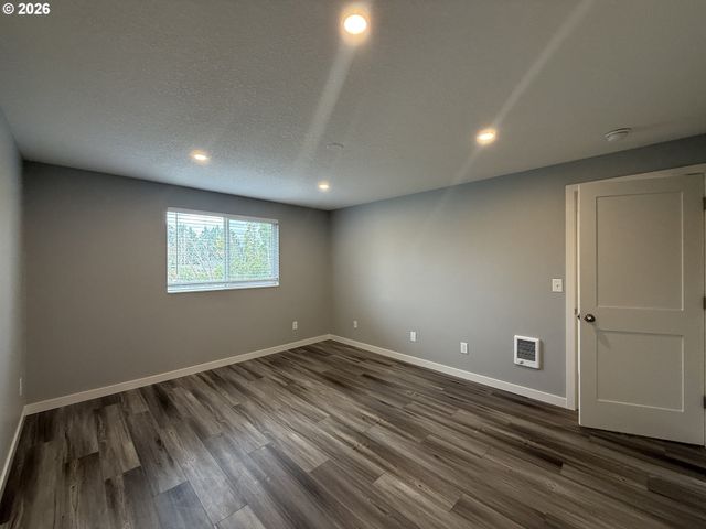 9330 Se GRANT St, Portland, OR 97216
