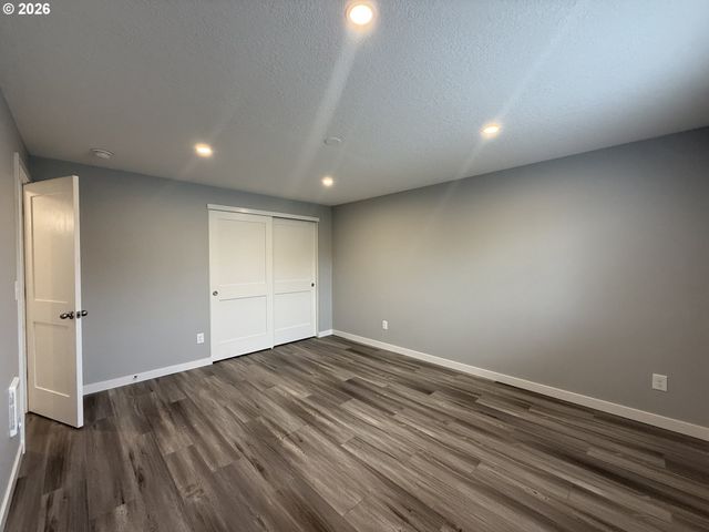 9330 Se GRANT St, Portland, OR 97216