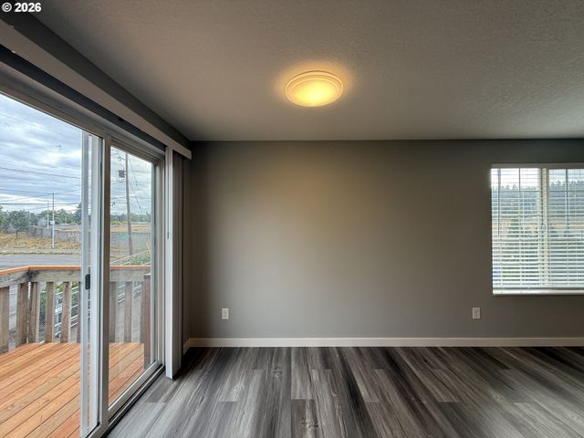 9330 Se GRANT St, Portland, OR 97216