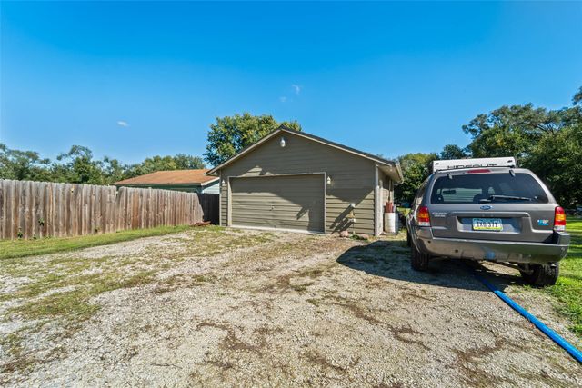 4261 NE 27th Street, Des Moines, IA 50317