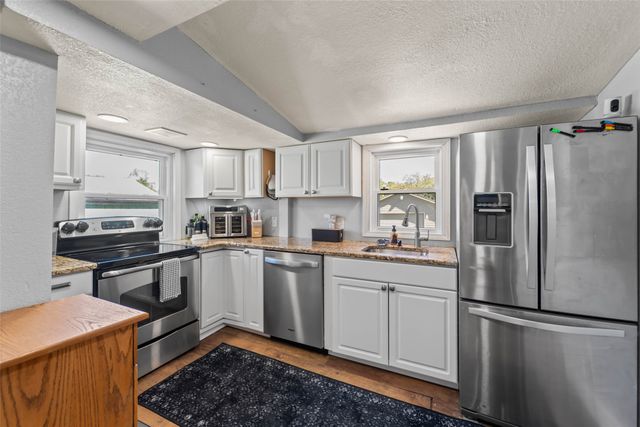 4261 NE 27th Street, Des Moines, IA 50317