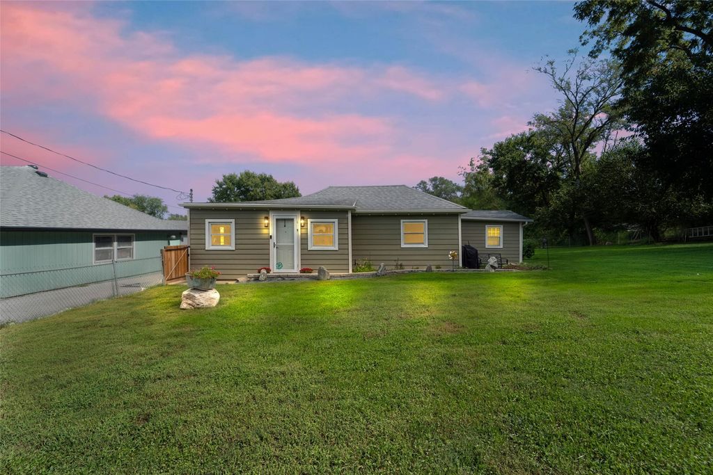 4261 NE 27th Street, Des Moines, IA 50317