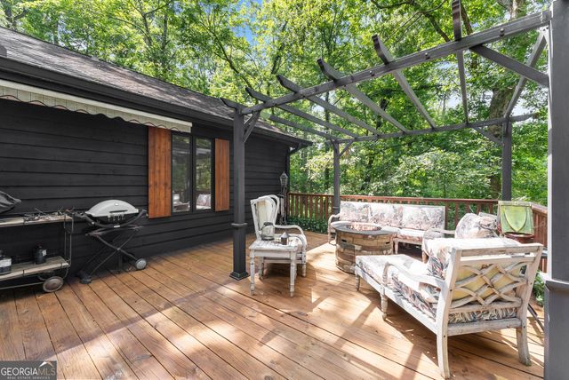 501 High Meadow Lakes Rd, Clarkesville, GA 30523