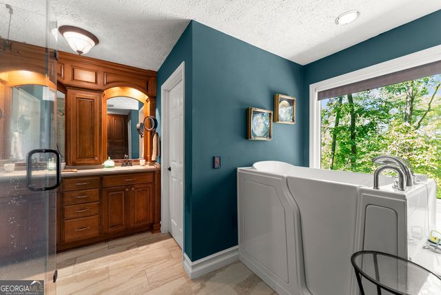 501 High Meadow Lakes Rd, Clarkesville, GA 30523