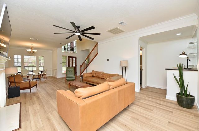 1110 Lake Estates Drive, Sugar Land, TX 77498