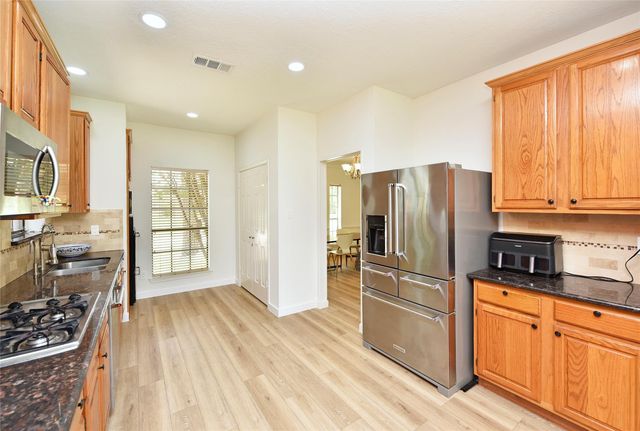 1110 Lake Estates Drive, Sugar Land, TX 77498