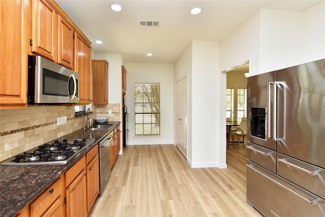 1110 Lake Estates Drive, Sugar Land, TX 77498