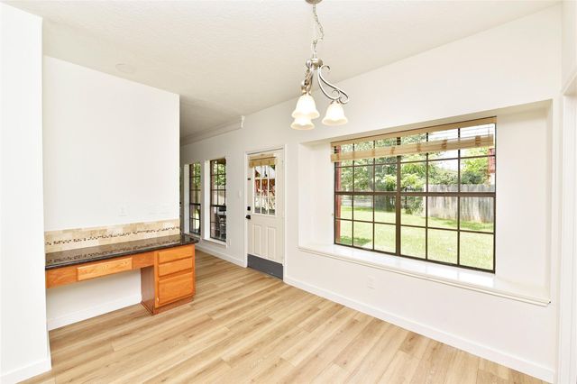 1110 Lake Estates Drive, Sugar Land, TX 77498