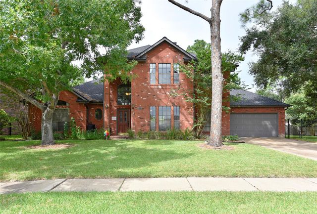 1110 Lake Estates Drive, Sugar Land, TX 77498