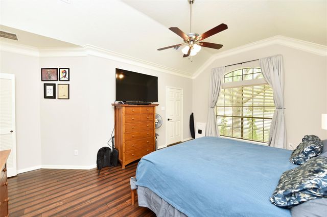 1110 Lake Estates Drive, Sugar Land, TX 77498