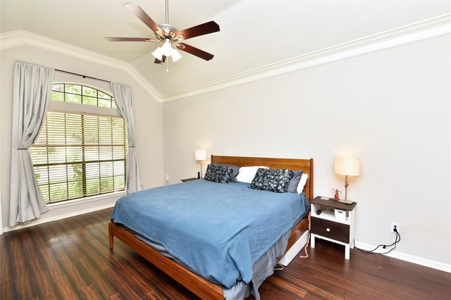 1110 Lake Estates Drive, Sugar Land, TX 77498