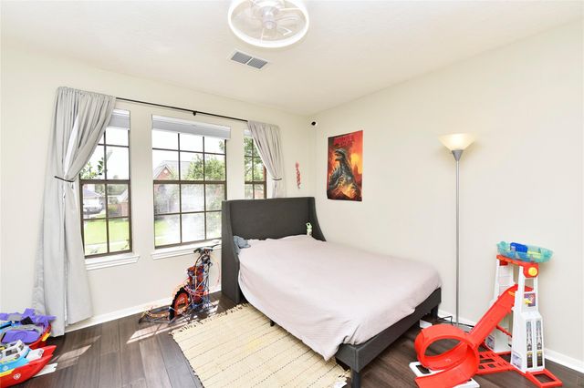 1110 Lake Estates Drive, Sugar Land, TX 77498
