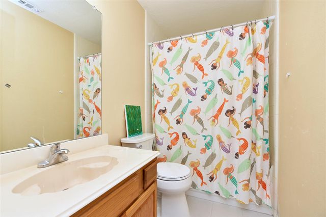 1110 Lake Estates Drive, Sugar Land, TX 77498