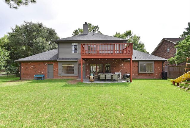 1110 Lake Estates Drive, Sugar Land, TX 77498
