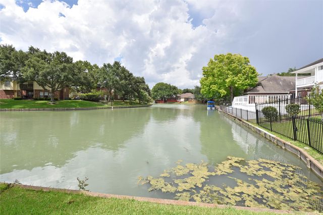 1110 Lake Estates Drive, Sugar Land, TX 77498