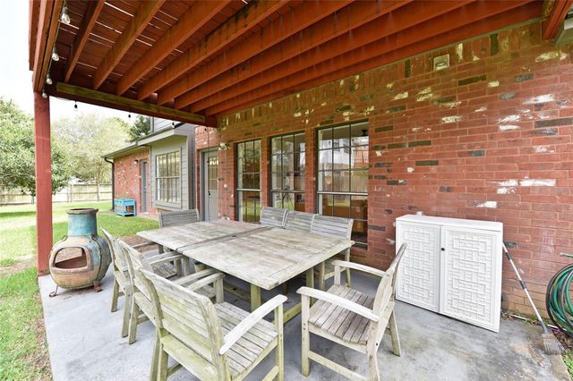 1110 Lake Estates Drive, Sugar Land, TX 77498
