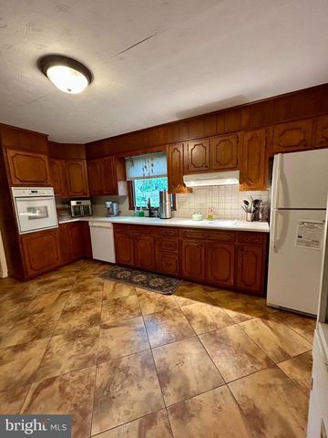 418 HERWEN DRIVE DR, Shippensburg, PA 17257