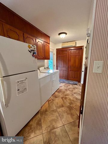 418 HERWEN DRIVE DR, Shippensburg, PA 17257