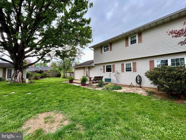 418 HERWEN DRIVE DR, Shippensburg, PA 17257