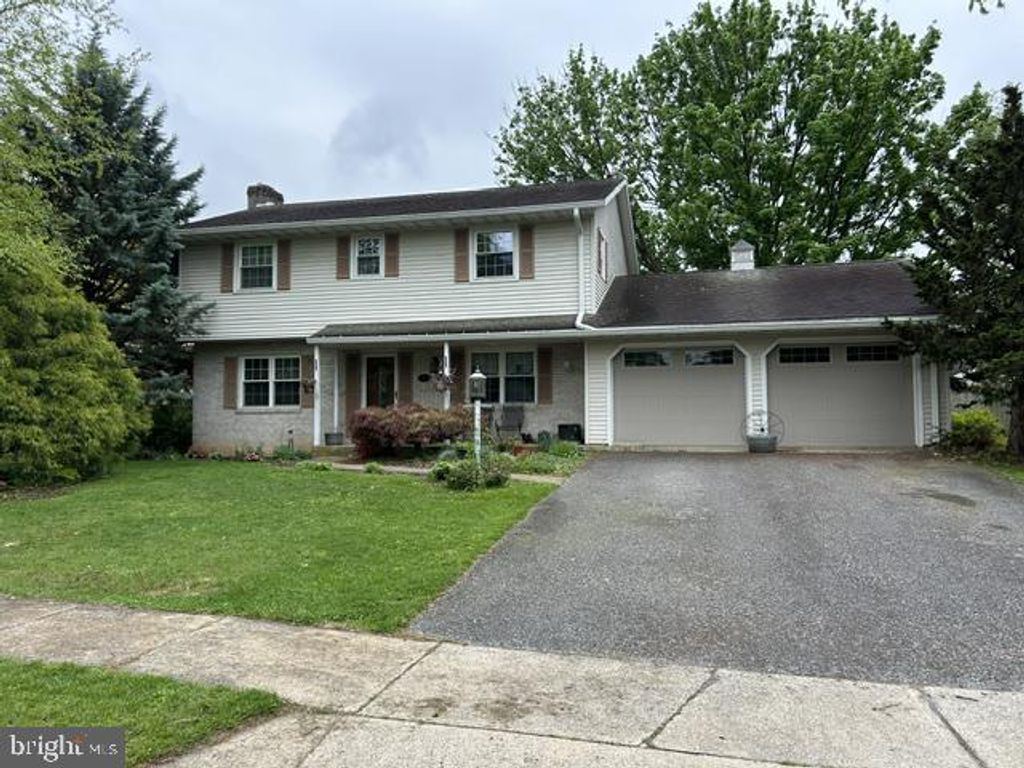 418 HERWEN DRIVE DR, Shippensburg, PA 17257