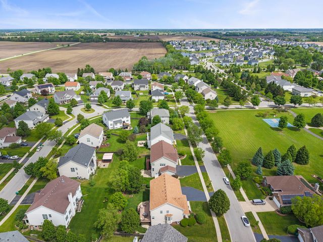 12814 Grande Poplar Circle, Plainfield, IL 60585